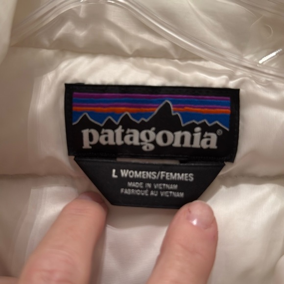 Patagonia women’s vest NWOT - Picture 3 of 10